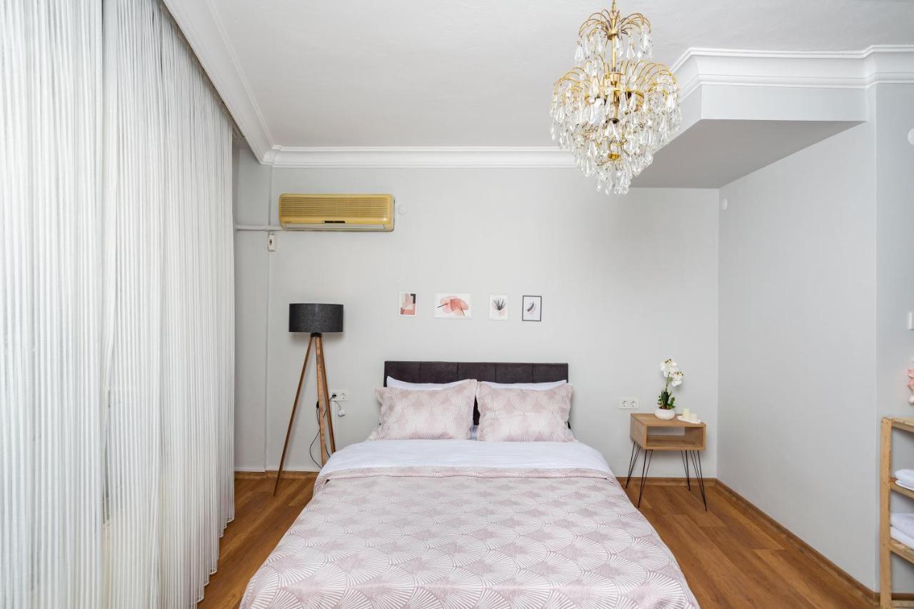 8 Rooms House Balcova Екстер'єр фото